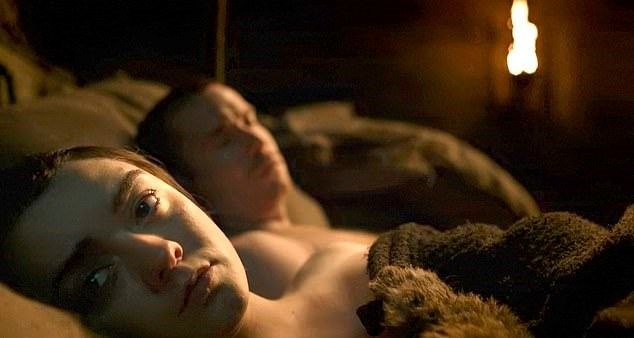 Arya Stark kimdir? Arya Stark kaç yaşında (age)? Arya Stark sevişme sahnesi