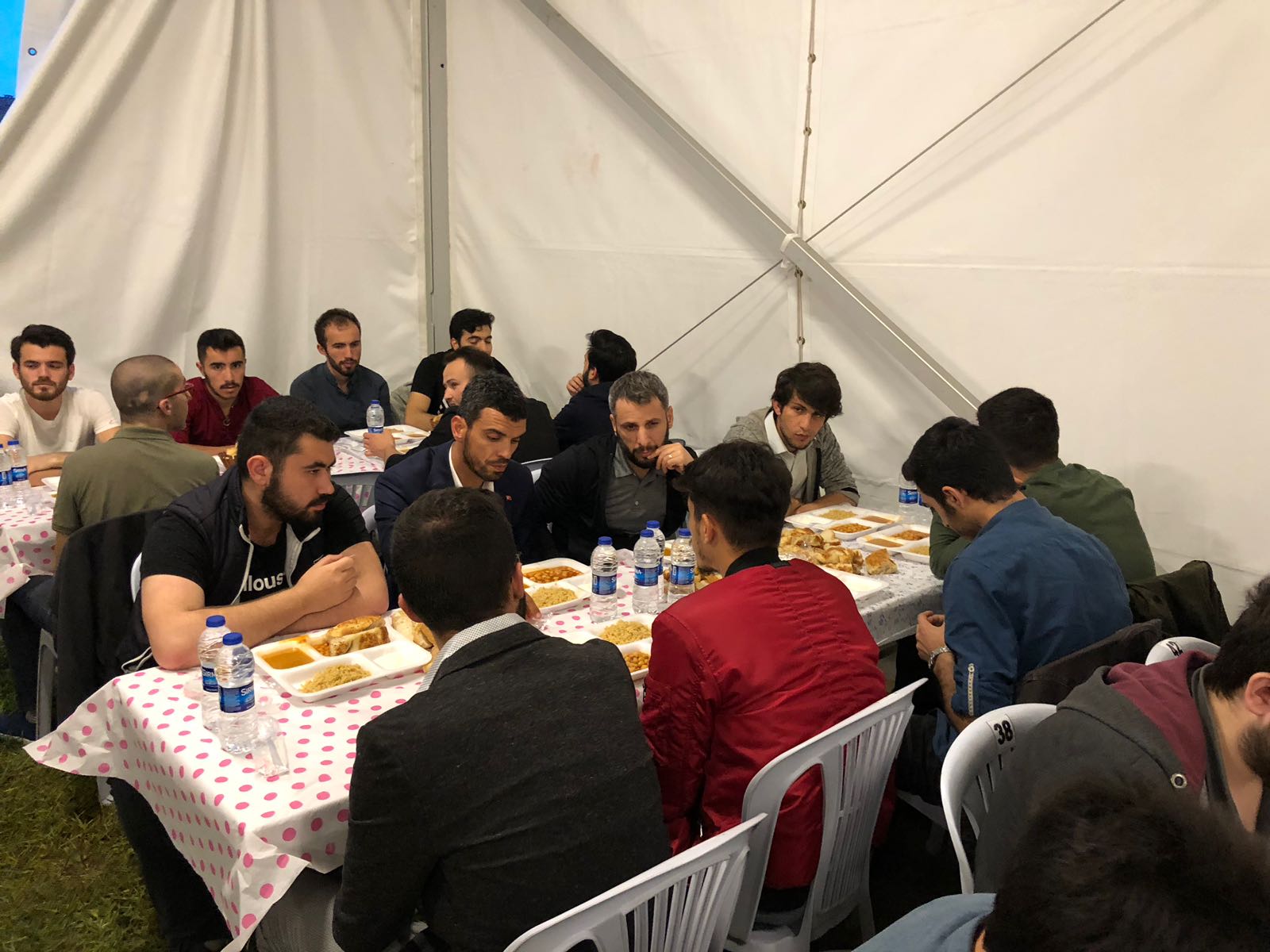 Kenan Sofuoğlu her zaman olduğu gibi hızlı başladı