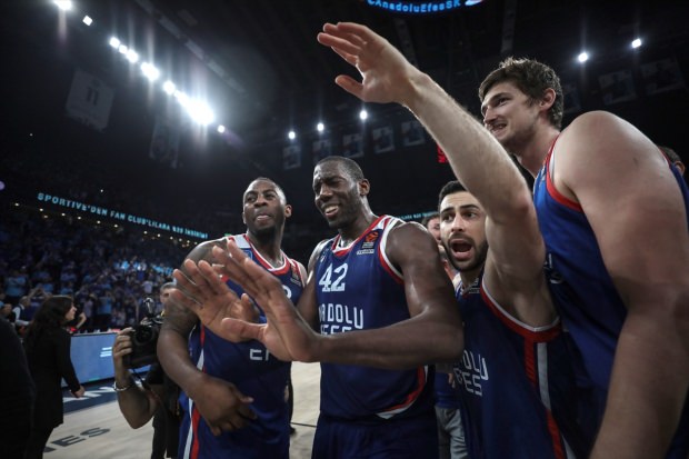 Basketbolda tarihi gece