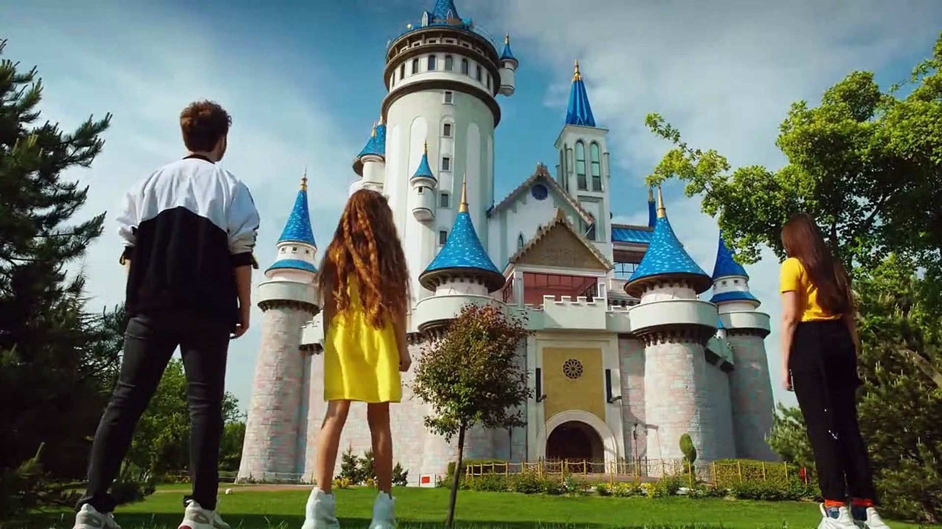 Masal Şatosu: Sihirli Davet fragman izle | Masal Şatosu: Sihirli Davet oyuncuları