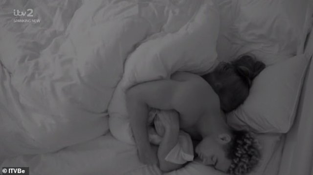 Yurt dışında yayınlanan Aşk Adası programında skandal! Cinsel ilişkiye girdiler!