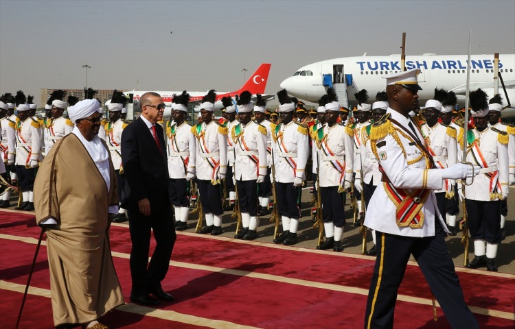 Cumhurbaşkanı Erdoğan'a Sudan'da Sevgi Gösterisi