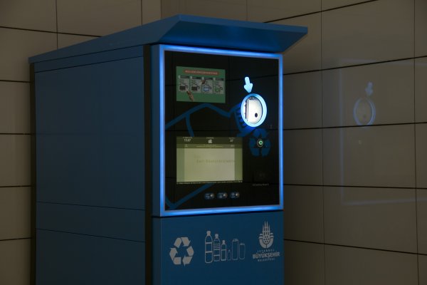 İstanbul'da pet şişe ile İstanbulkart doldurma dönemi başladı