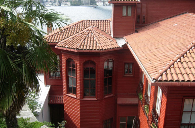 İstanbul Boğazı'nda Yalıya Çarpan Geminin Son Telsiz Konuşmaları Ortaya Çıktı