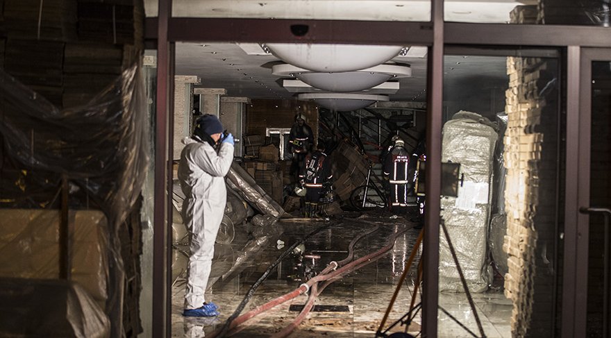 Ankara'da mobilyacılar sitesinde yangın!