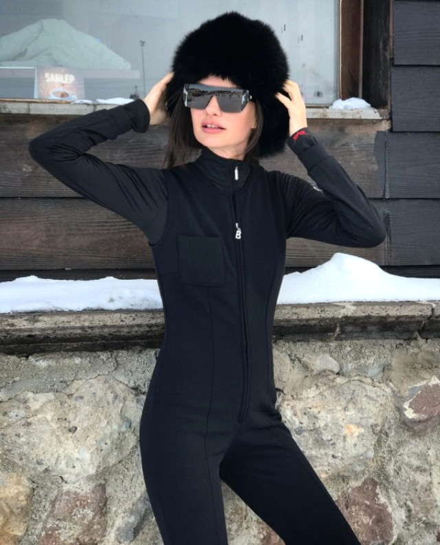 Yasemin Özilhan Kimdir | Domuz Gribine mi Yakalandı