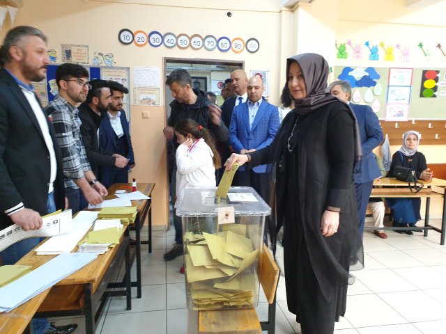 Abdullah Gül oyunu kullandı: Ülkemiz için hayırlı olsun