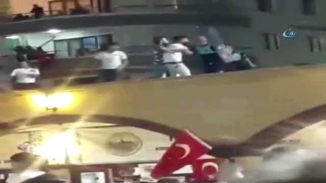 Yıldız Tilbe konserinde yumruklar havada uçuştu