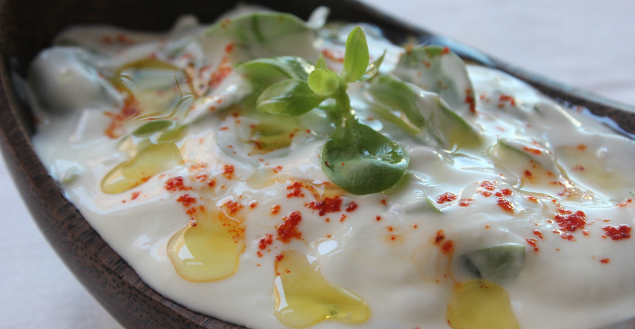 yogurtlu-semizotu-salatasi.jpg