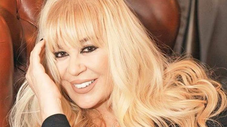 Zerrin Özer Kimdir | Kızlar Evlenene Kadar Bakire Kalmalı Açıklaması