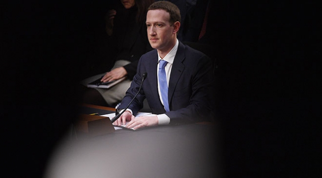 Zuckerberg' ABD Senatosunda Verdiği İfadede Zor Anlar Yaşadı