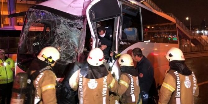 Beylikdüzü'nde kaza: 3 polis ağır yaralı