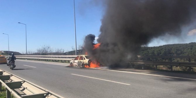 TEM'de Araç Alev Topuna Döndü: Trafik Kapatıldı