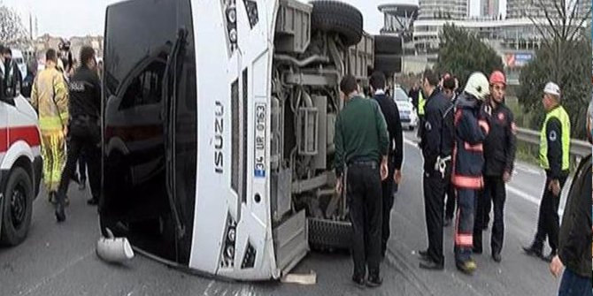 TEM'de Çevik Otobüsü Devrildi! Kaza Anı Görüntüleri