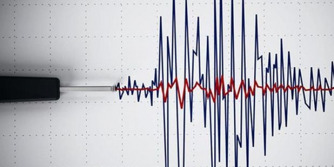 Bolu'daki 4,9 büyüklüğündeki deprem panik yarattı!