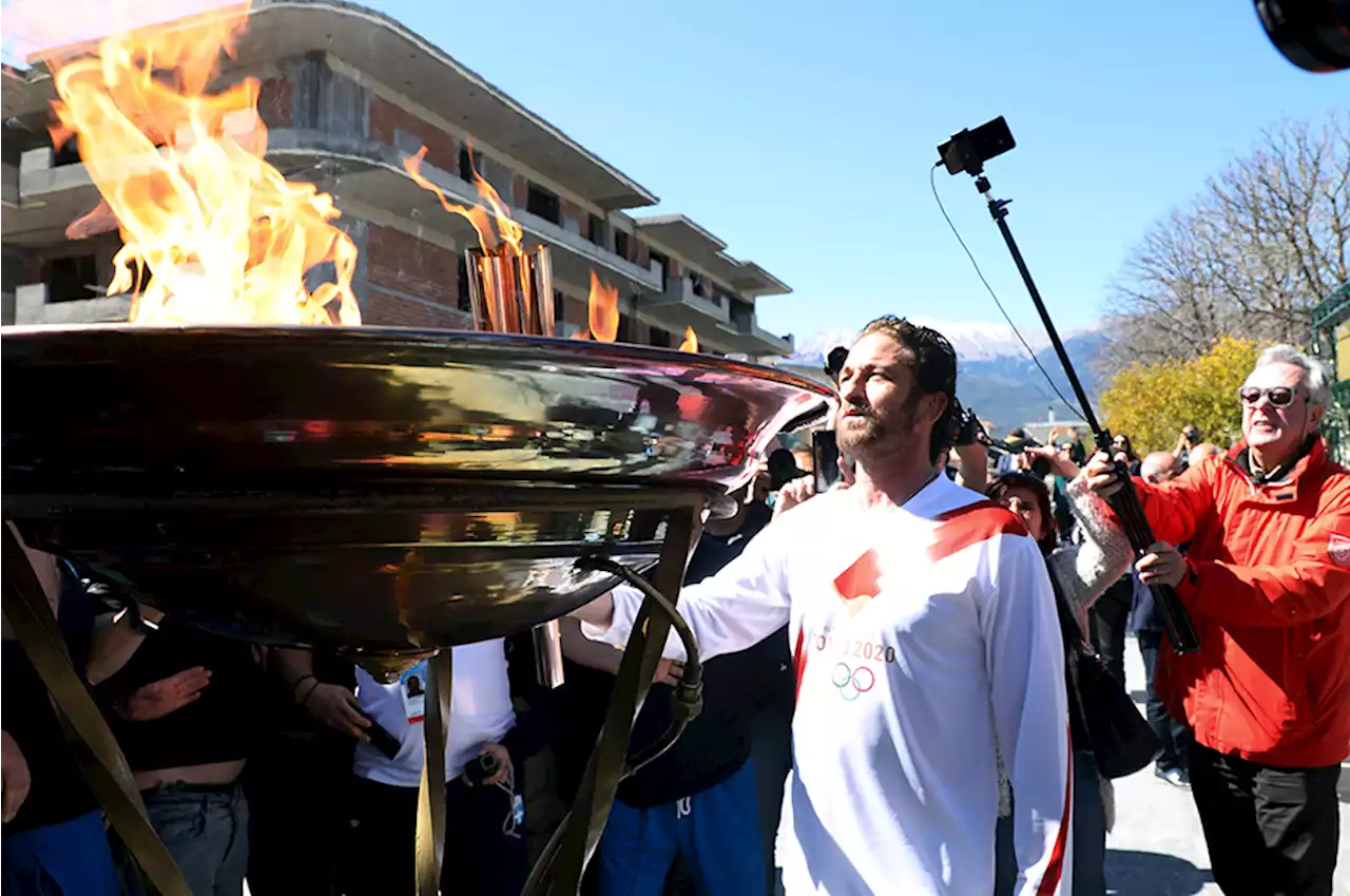 Gerard Butler Olimpiyat Meşalesi'ni yaktı: "This is Sparta!"