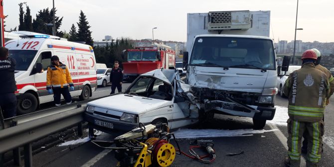 Bakırköy'de korkunç kaza! Sağ şeritte dururken bir anda...