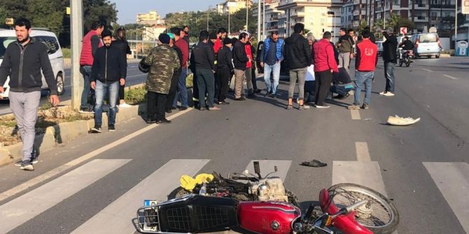 Alanya'da korkunç kaza! Otomobil ile motorsiklet kafa kafaya çarpıştı