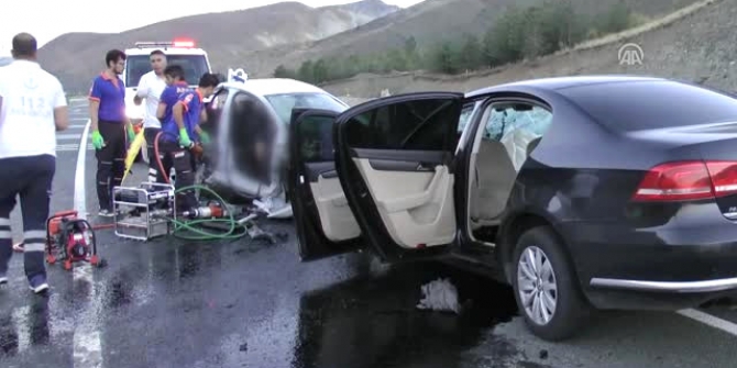 Erzincan'da feci trafik kazası: 3 çocuk 7 kişi öldü