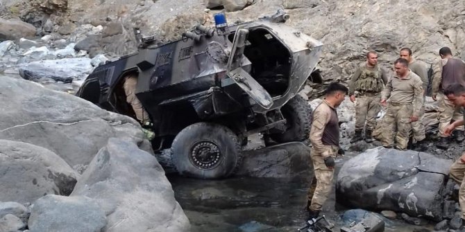 Hatay'da askeri araç kaza yaptı! 2 şehidimiz var