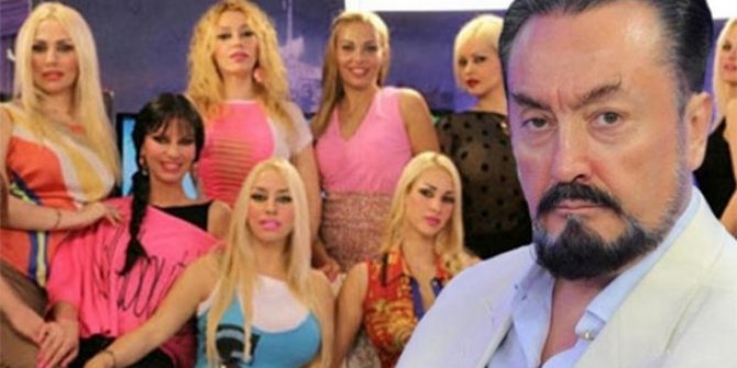 Adnan Oktar'ın Kırmızı İç Çamaşırlı kediciği dansıyla yürek hoplattı!