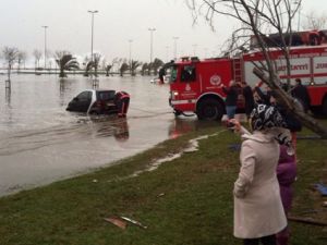 Kartal Tsunami Altında Kalmış Gibi ..