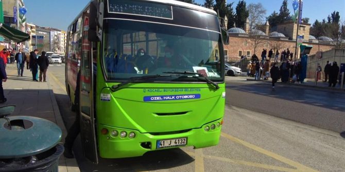 Tek HES kodu ile binmek istediler! İzin vermeyen şoförü darp ettiler