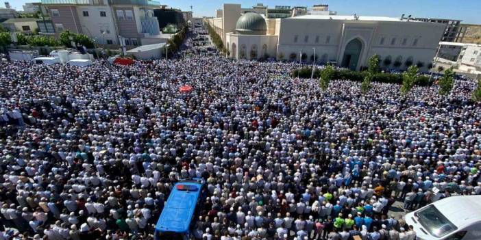 Menzil grubunun lideri Abdülbaki El Hüseyni'yi son yolculuğuna 20 km araç kuyruğu ve 250 bin kişi uğurladı, Video