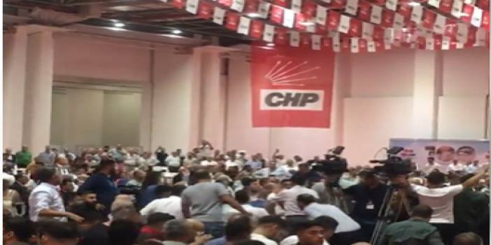 CHP İzmir il kongresinde partililer bir birine girdi! Küfürler havada uçuştu, yumruklar konuştu