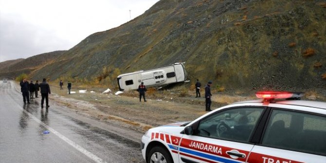 Çankaya Belediyesi'ne ait servis aracı devrildi! 30 kişi yaralandı